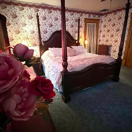 Market St Manor Bed And Breakfast-3