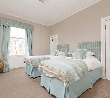 Golf Lodge Bed & Breakfast-3