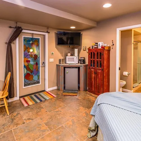 Cozy Cactus Inn-2