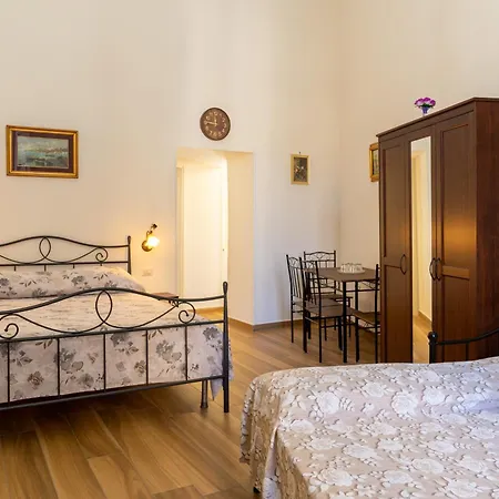 B&B Palazzo Sersale Napoli-3