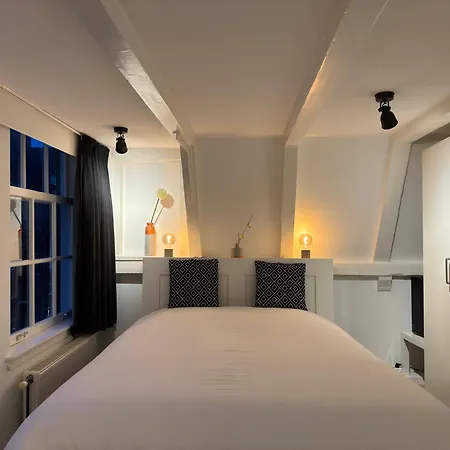 Nine Streets Inn-3