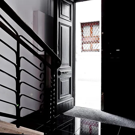 Mua Boutique Bologna-2