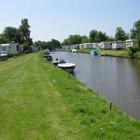 Bed And Breakfast De Zeehoeve-3