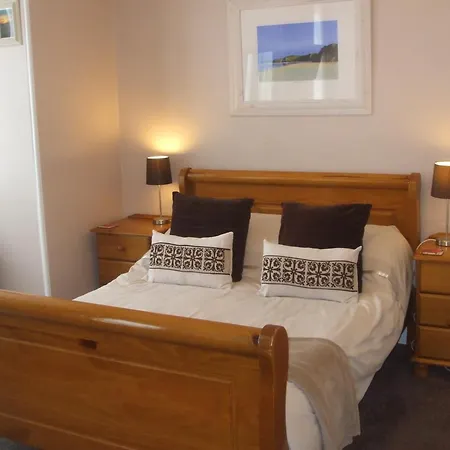 Chiverton House Guest Accommodation-3