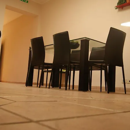 Vegan Inn Airport - Adults Only - Late Check In-2