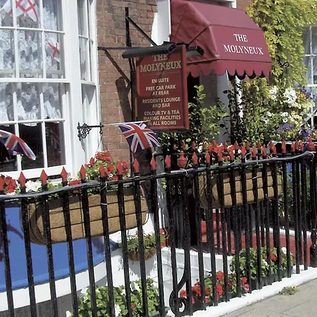Molyneux Guesthouse-2