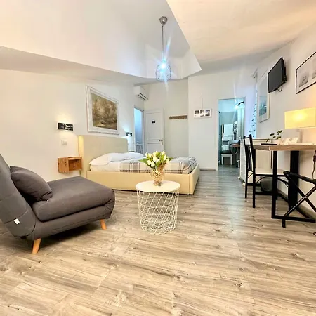 Il Borghetto Guest House-3