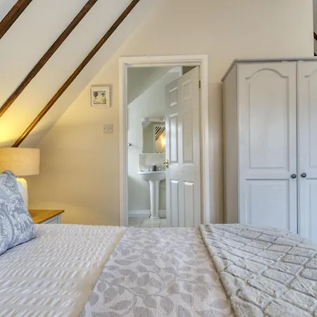 Augusta Cottage-2