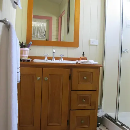 Classique Bed & Breakfast-2