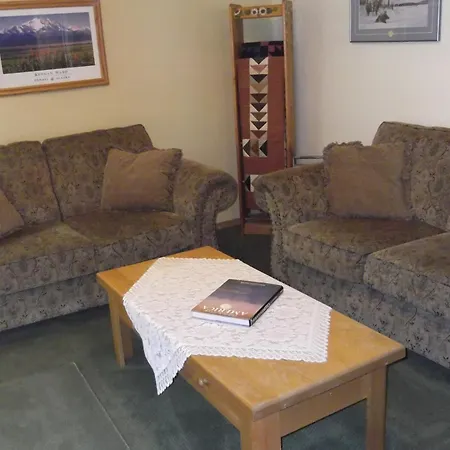 Alaska'S Lake Lucille Bed & Breakfast-2