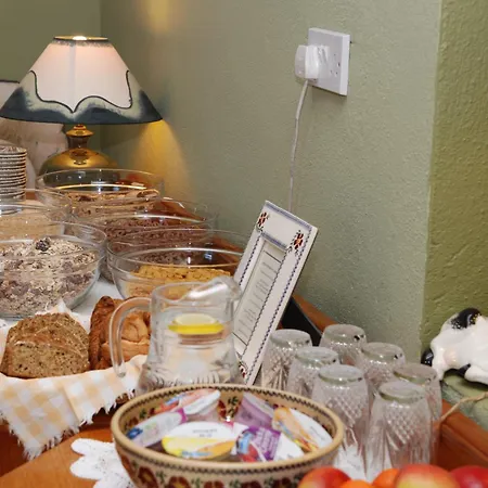 Kilburn House B&B-2