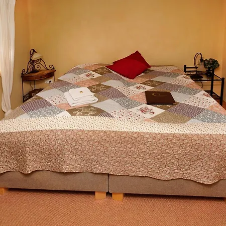 Stevenson House Bed And Breakfast-2