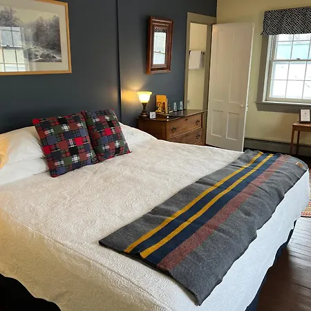 Shoreham Inn Bed & Breakfast-2