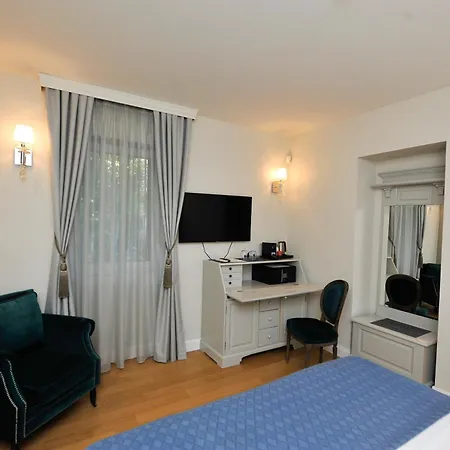 The Duke Luxury Rooms-2