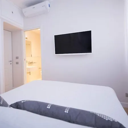 Suite 136-2