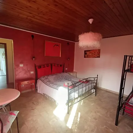 La casa sul tetto, Room's&Glamping-3