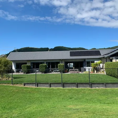 Parkside Boutique Lodge-2