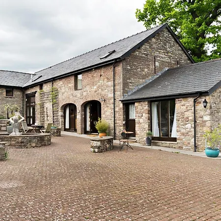 Neuadd B&B Suites-2