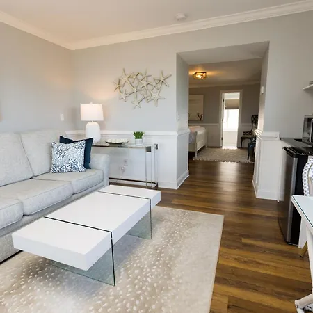 The Burrus House Inn Waterfront Suites-3