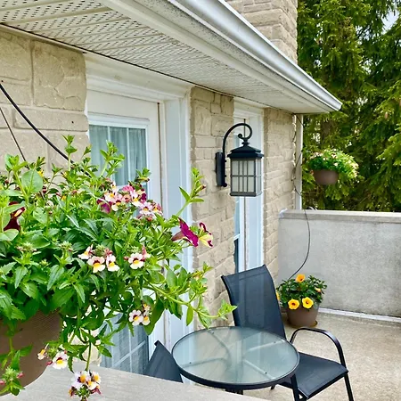 Explorer House Bed & Breakfast-2