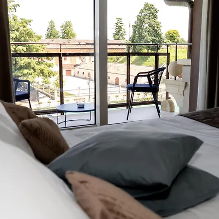 C House Rooms Lake-2