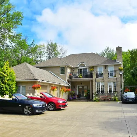 Explorer House Bed & Breakfast-2
