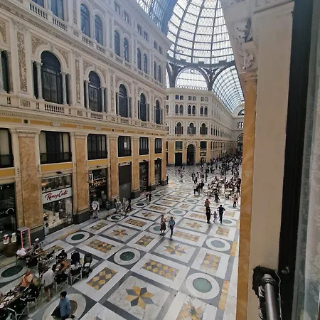 Suite Galleria Umberto I-3