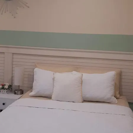 Riverside Bed And Breakfast-3