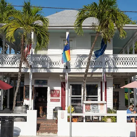 The Speakeasy Inn And Rum Bar-2