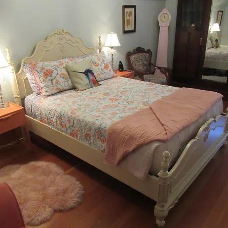 Hummingbird Gardens B&B-2