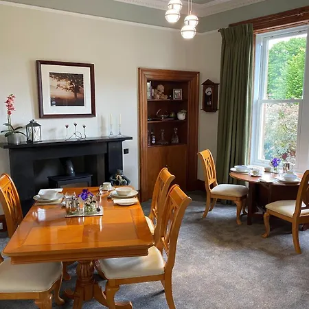 Burnbank Bed And Breakfast-3