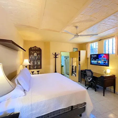 Estrellita'S Bed & Breakfast-2