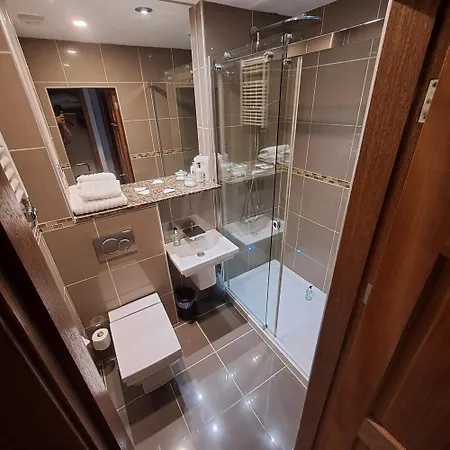 Riverside House-3