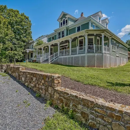The Grand Castalian Inn Bed And Breakfast-3