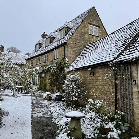 Guiting Guest House-3