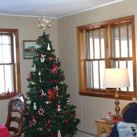 Chateau Country Inn And Captain'S Cottage-2