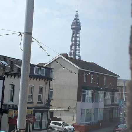 Wonky Towers-2