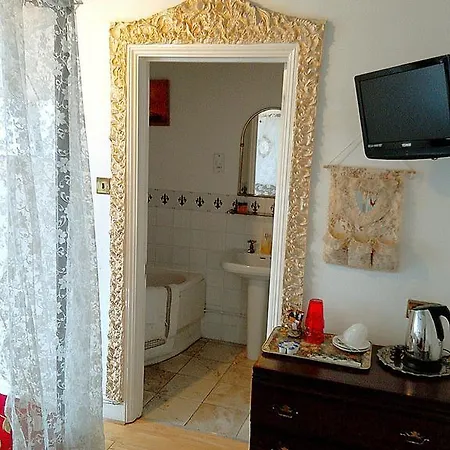 Brooklands Guest House-2