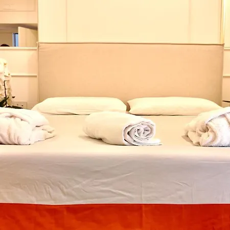 Raffaella Home-2