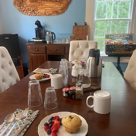 The White Gables Inn-3