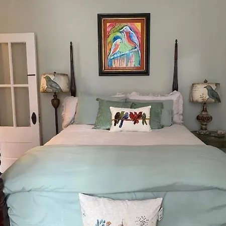 Jenny'S Downtown Hideaway Bed And Breakfast-2