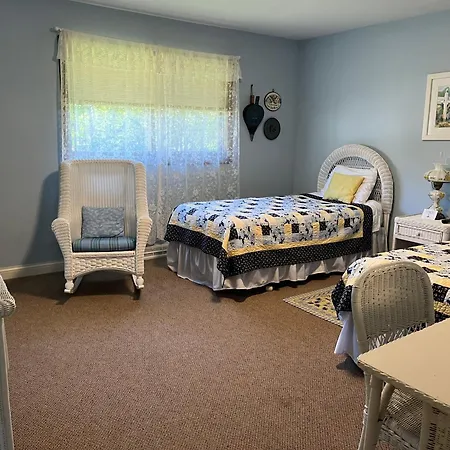 The Vermilion Park Inn-2