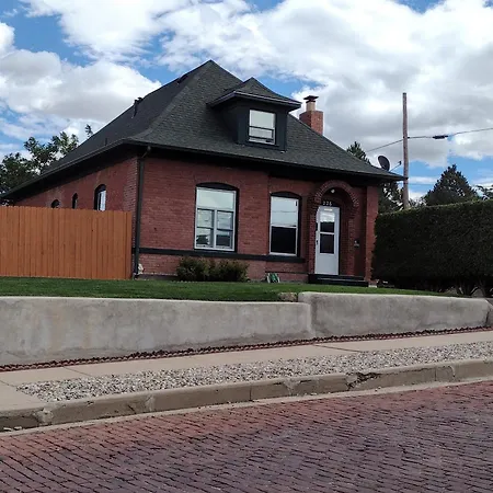 Quiet Full-Size Bed Close To Town 420 Friendly-2