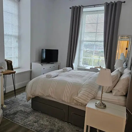 Langhouse Castle Bed And Breakfast-2