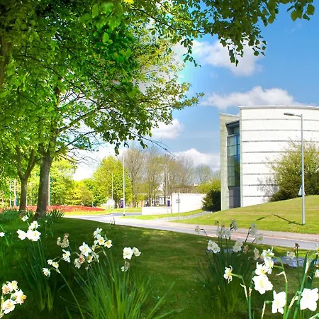 Guest Rooms At Lancaster University-3