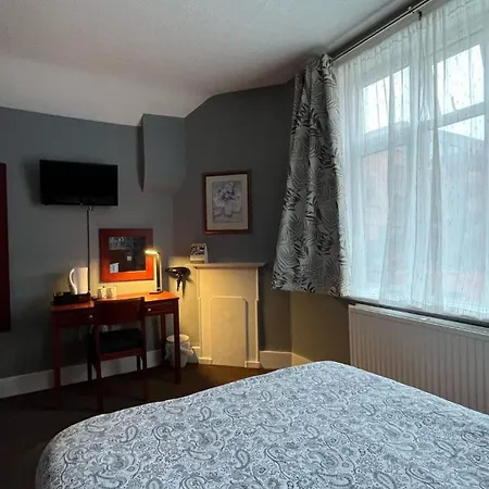 Charlotte Guest House-2