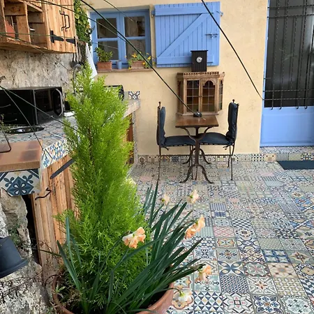 Skylark Bed & Breakfast-3