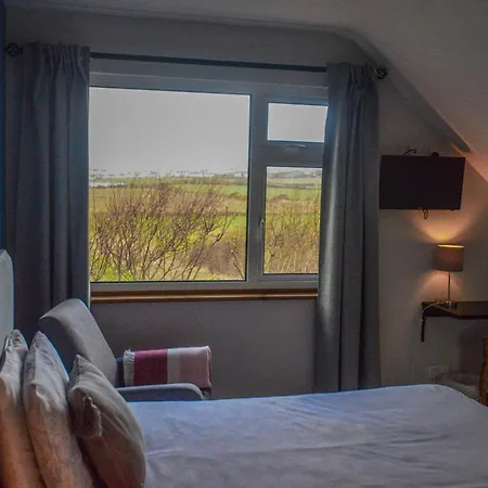Bluetit Lodge-3