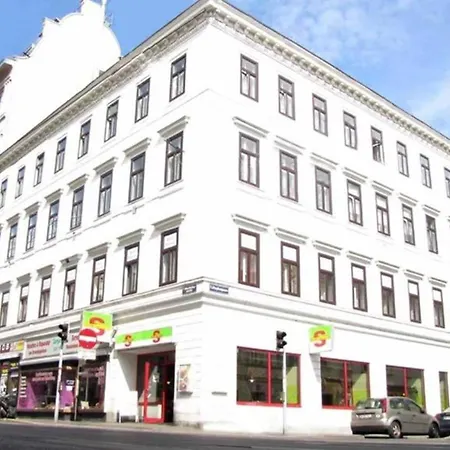 Hotel Pension Walzerstadt-3