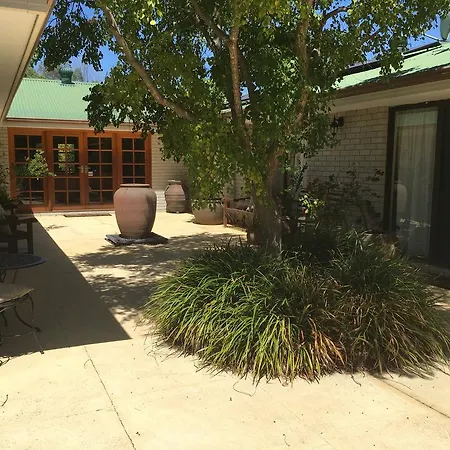 Nivalis Bed And Breakfast-3